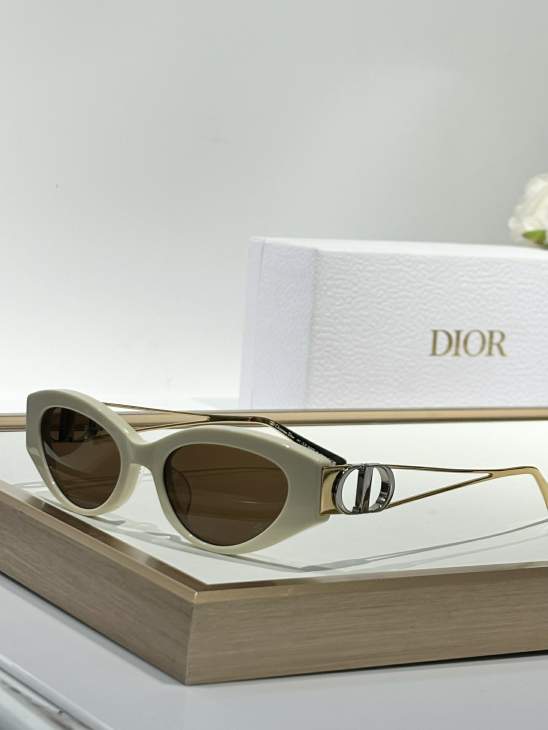 Picture of Dior Sunglasses _SKUfw76324732fw